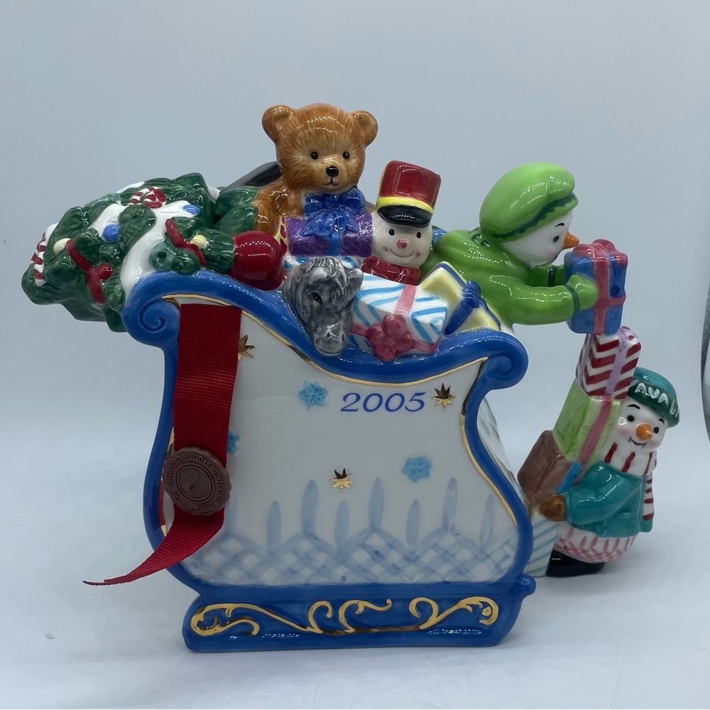 Waterford Holiday Heirlooms Snowy Village Sleigh Teapot Limited Ed 2005 New